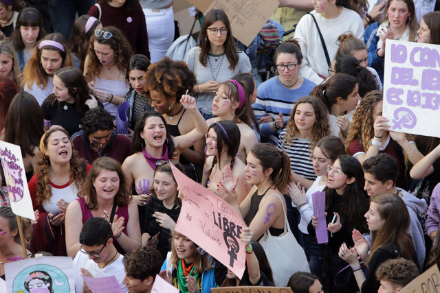 8M.- La Manifestación Unitaria Del 8M Desde Plaza España, Acto Central Por El Dí