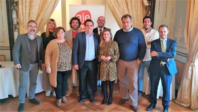 CádizAlDía.- AJE Cádiz celebra la actividad 'Negocios a la Carta' con la preside