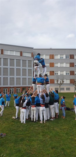 Un total de 40 'castellers' de la Universidad de Girona han realizado una actuac