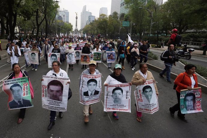 Manifestación por los 43 estudiantes de Ayotzinapa 