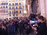 Cerca de 200 periodistas se concentran en Cort para exigir "una comunicación digna y feminista"