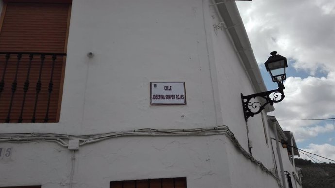 Málaga.- 8M.- Las calles de El Burgo amanecen con nombre de mujer