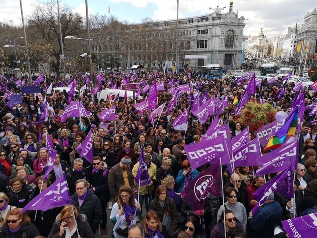 8M.- Carmena Celebra Que Madrid "Es Violeta, Feminista" Y Avisa De Que "No Habrá