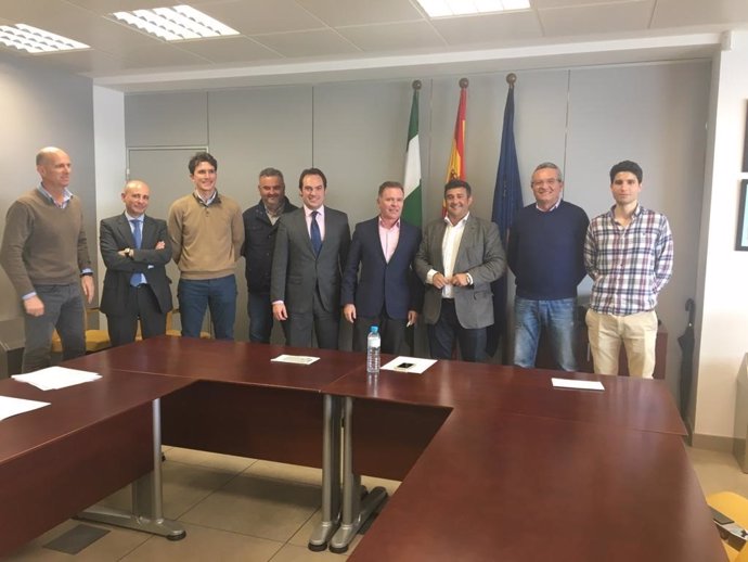 Huelva.- Empresarios de la construcción trasladan a la Junta las preocupaciones 