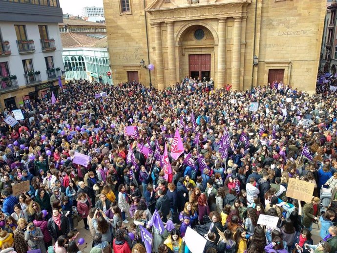 8M.- Miles De Personas Se Concentran En Distintos Puntos De Asturias Para Reivin