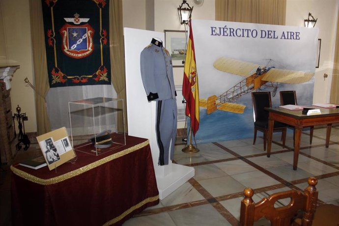 Sevilla.- El Ejército del Aire recibe una donación de objetos históricos que ser