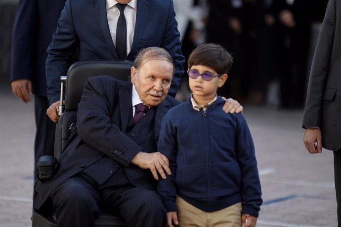 El presidente de Argelia, Abdelaziz Buteflika, con su sobrino