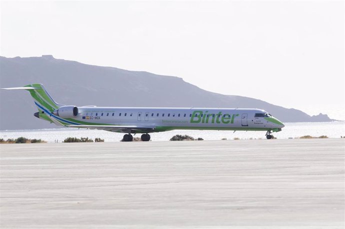 Binter lanza una nueva promoción con vuelos a Canarias a partir de 44,37 euros