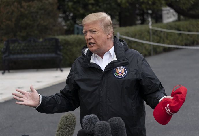 Trump, Melania and Barron depart White House