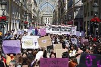 Al menos 6 millones de personas secundan los paros feministas, según CC.OO y UGT