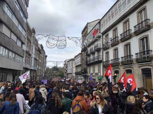 8M.- Miles De Mujeres Secundan La Segunda Huelga Feminista En Galicia, Que Un Añ