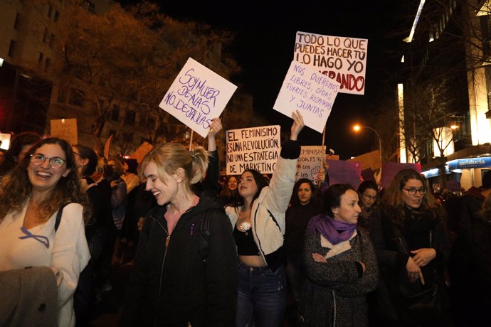 Manifestación por la huelga feminista en Palma de Mallorca