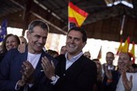 Rivera se compromete a "rescatar a los hijos de las zarpas del nacionalismo" y activar la inspección educativa