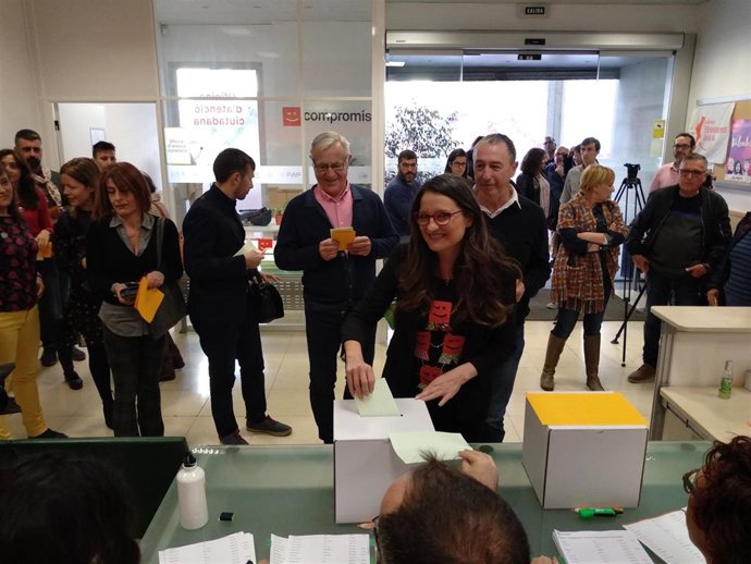 COMPROMÍS CELEBRA LA VOTACIÓN PRESENCIAL DE SUS PRIMARIAS CON UNA PARTICIPACIÓN 