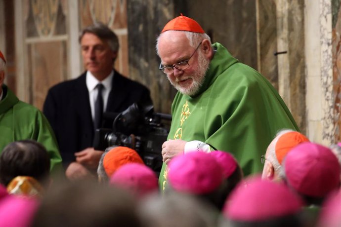 Pope leads meeting to discuss rampant pedophilia in Catholic church