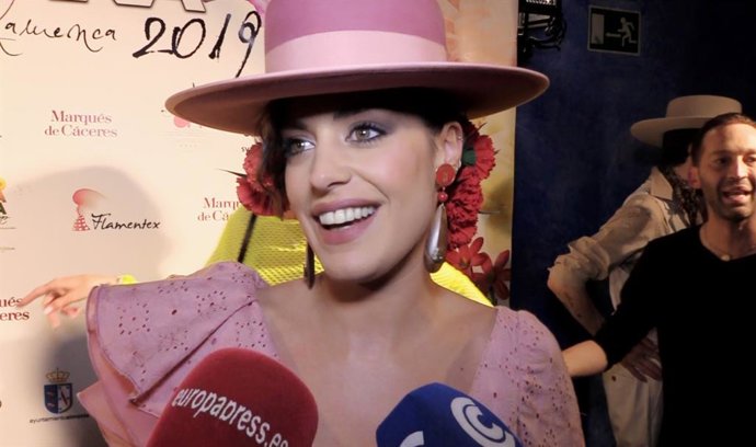 Dulceida se viste de flamenca para sacar su vena más romántica