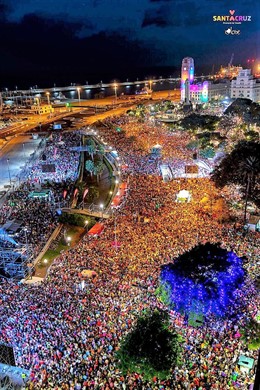 El Carnaval de Santa Cruz bate récord con 400.000 personas en la zona del cuadrl