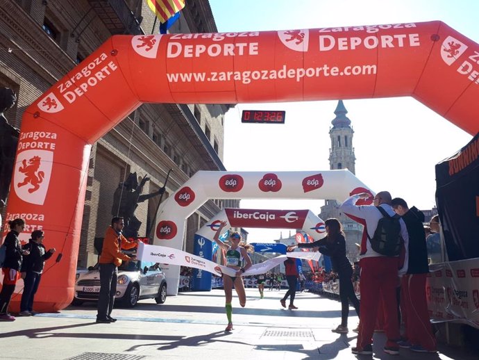 Zaragoza.- Más de 3.000 personas cruzan la meta en la XXII EDP Media Maratón 'Ci