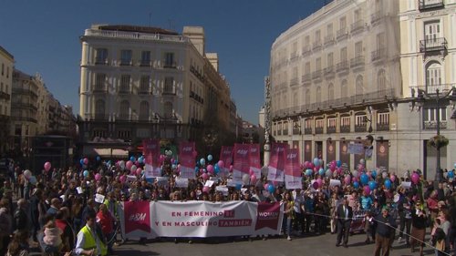 Una manifestación celebra este domingo el día de la mujer como alternativa al "d