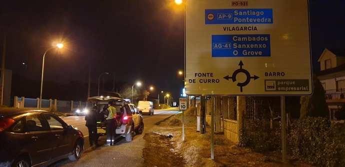Cazado en Barro un conductor que huyó de un control de la Guardia Civil al cuatr