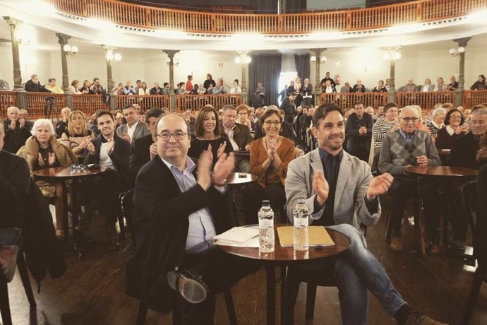 Iceta (PSC) dice que las pugnas del independentismo "no son relevantes" para el 