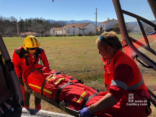 Sucesos.- Rescatado un varón tras sufrir una caída en la ruta al pico del castil