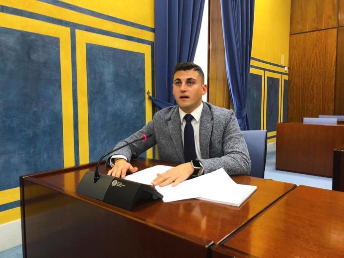 Granada.- El PP celebra la "política de hechos" de la Junta en sanidad con la cr