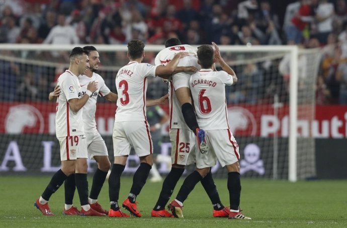 Fútbol/Liga Santander.- (Crónica) Sevilla, Valencia y Betis