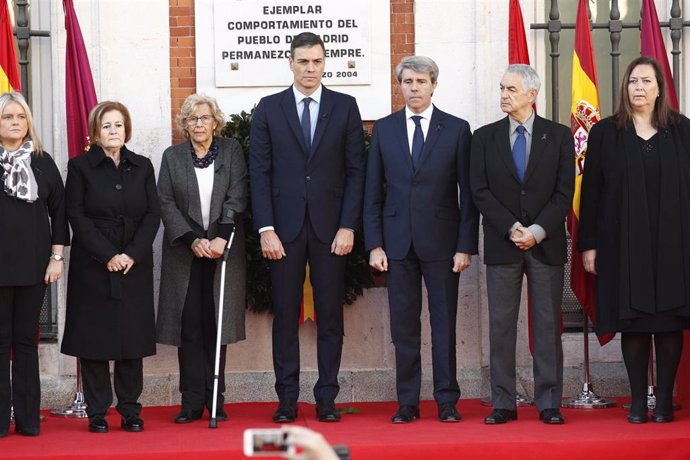 Acto de homenaje a las víctimas del 11-M en la Puerta del Sol de Madrid