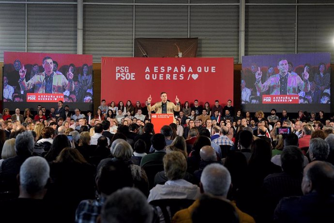 El presidente del Gobierno, Pedro Sánchez, asiste a un acto del PSdeG-PSOE