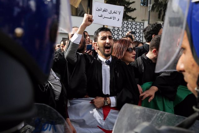 Lawyers protest against Bouteflika\'s fifth term bid in Algeria