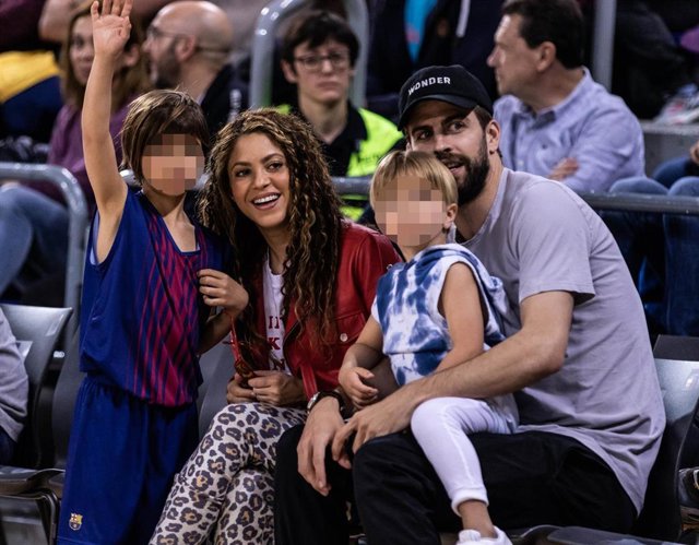 Las adorables imágenes de Shakira y Piqué con sus hijos