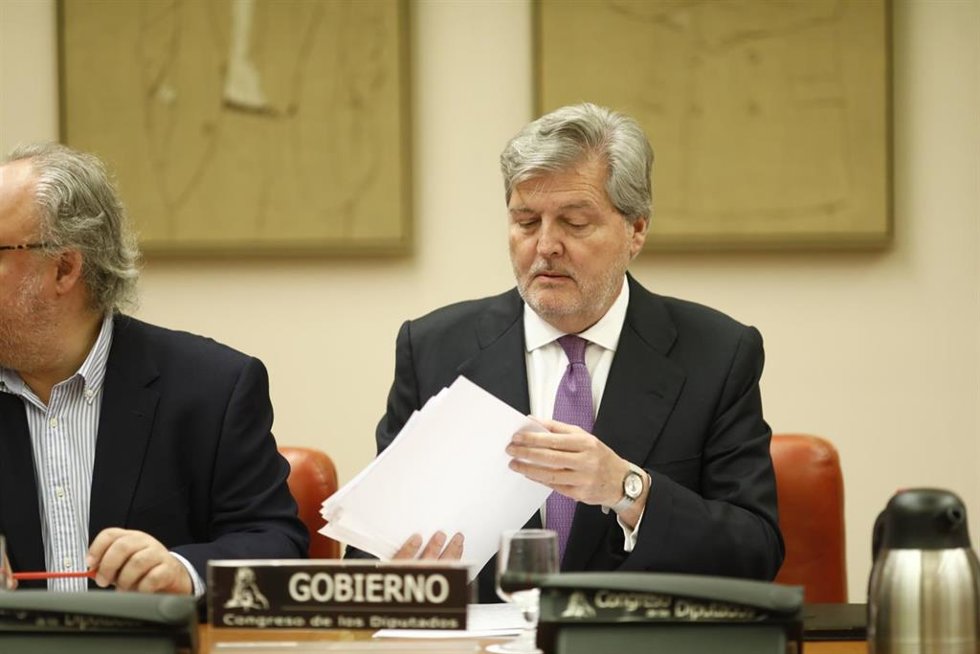 Íñigo Méndez de Vigo comparece en la Comisión de Educación y Deporte