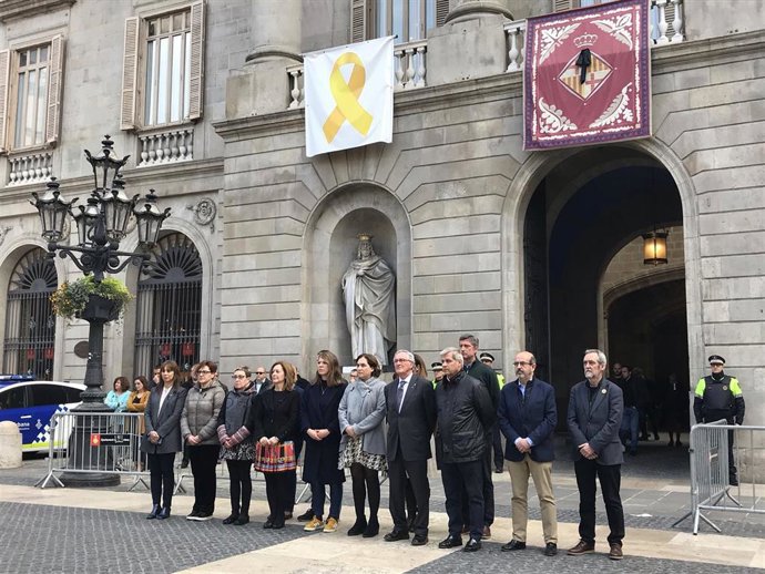 11M.- Colau Encabeza Un Minuto De Silencio Por Las Víctimas Y Recuerda El "Dolor