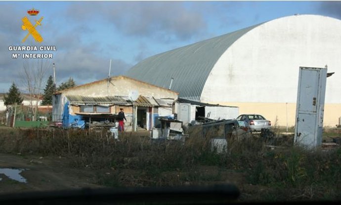 Sucesos.- Tres detenidos e identificadas siete víctimas de una red de explotació