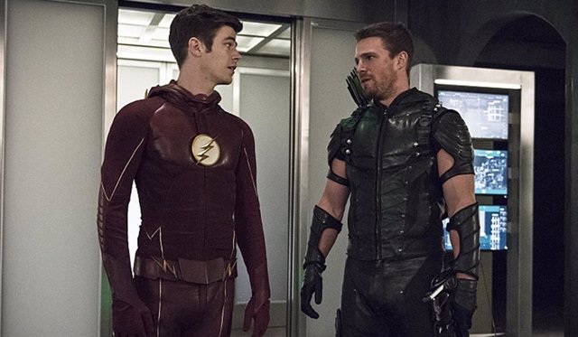 The Flash (Grant Gustin) se despide de Arrow (Stephen Amell): Eres una "leyenda"