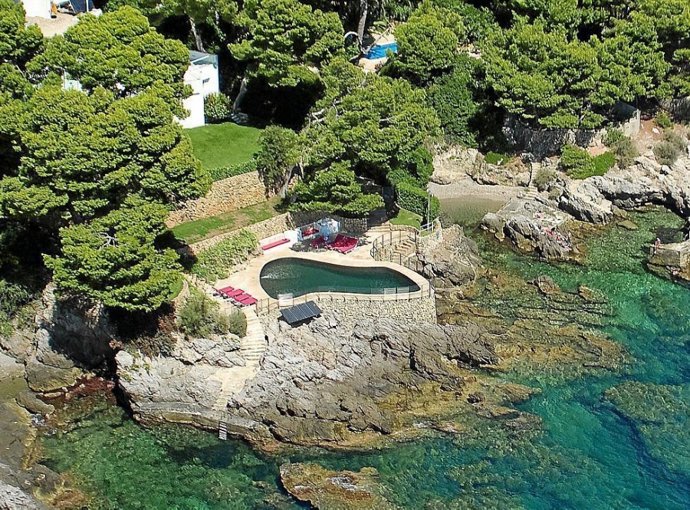 El GOB demana retirar "les milers d'ocupacions illegals" de la costa de Balears