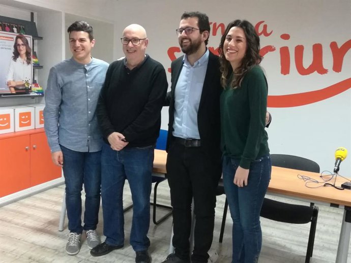 Alcaraz, segundo por la izquierda, junto a Ignasi Candela, tercero.