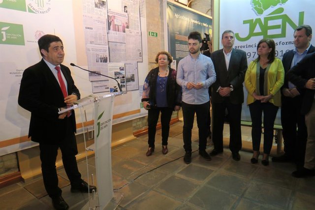 Jaén.- MásJaén.- Diputación alberga una muestra sobre los 40 años de los ayuntam