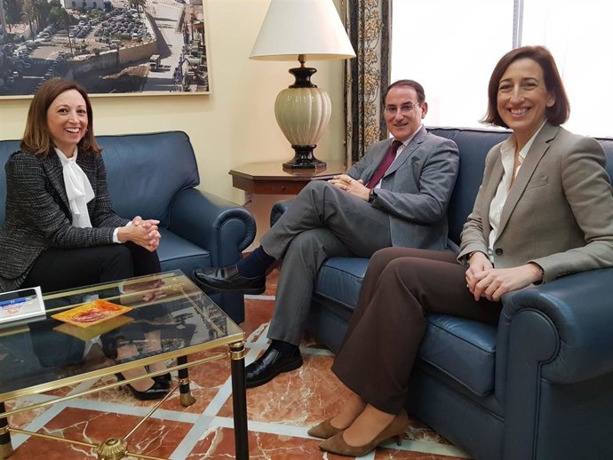 Nota Y Fotografías Reunión Junta Cem