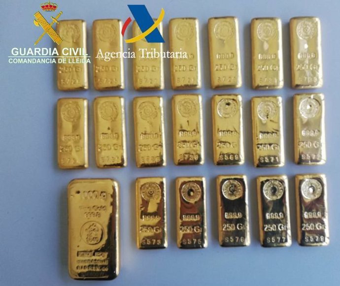 Successos.- Detingut amb 20 lingots d'or de contraban en la Farga de Moles (