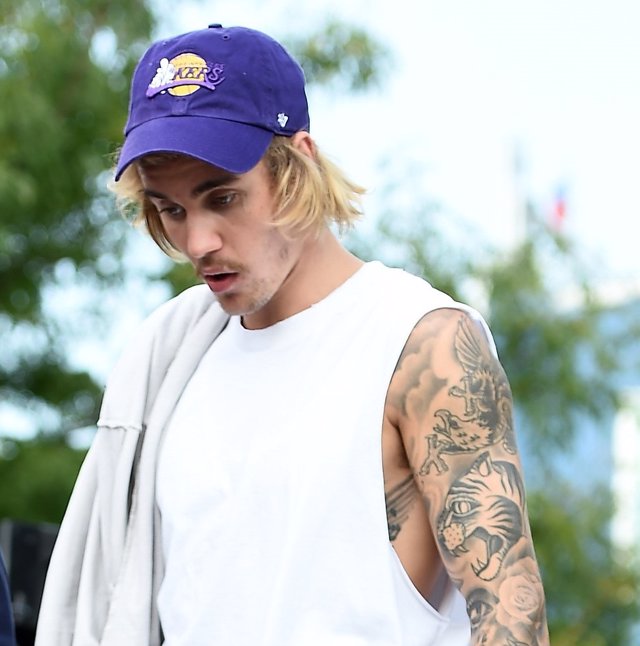 Justin Bieber se encomienda a sus fans: "Rezad por mí"