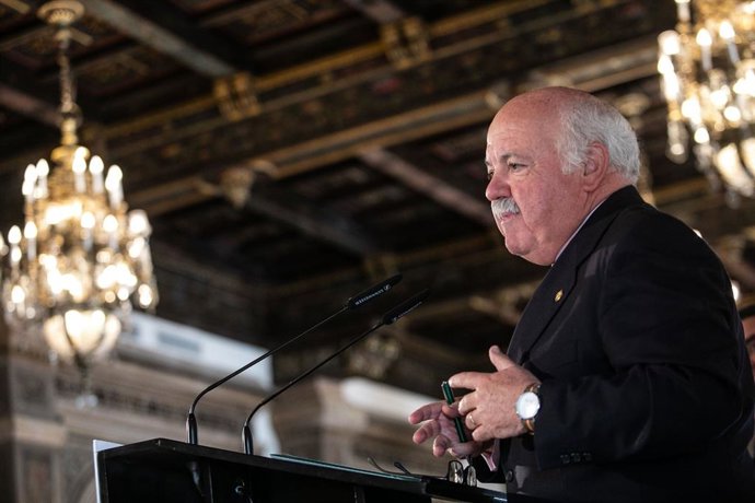 Aguirre defiende que los pacientes sepan "datos reales" de listas de espera, de 