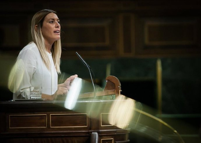 La diputada de PDeCAT Miriam Nogueras, en la tribuna del Congreso