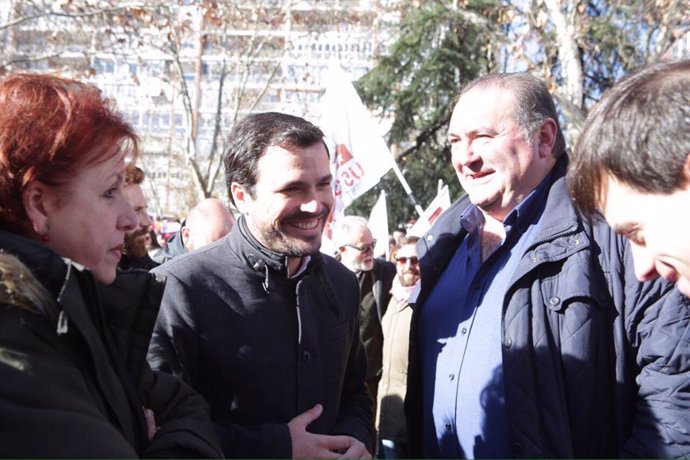 Alberto Garzón y Ramón Argüelles con Gabriela Álvarez y Juan Ponte
