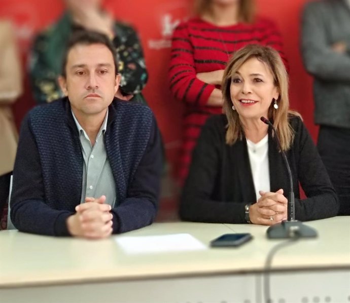 La candidatura de Ángela Vallina (IU) se alza con 80 de los 100 votos emitidos p