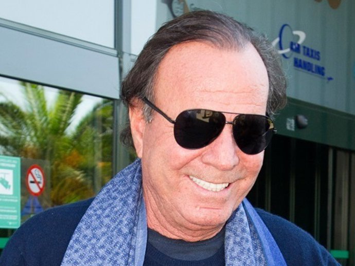 Julio Iglesias muestra su mejor cara al lado de Rafa Nadal