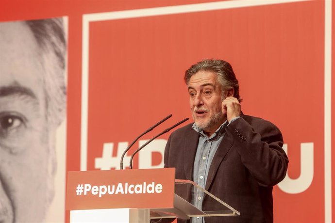 Pepu Hernández será candidato del PSOE a la Alcaldía al imponerse claramente a s