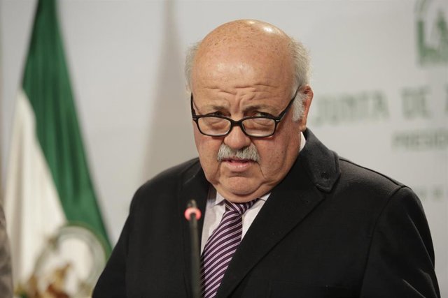 Consejo.- Junta ofrecerá a profesionales sanitarios poder jubilarse hasta los 70