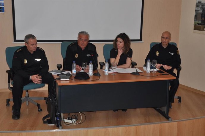 La Policía Nacional Se Reúne Con Asociaciones Y Federaciones